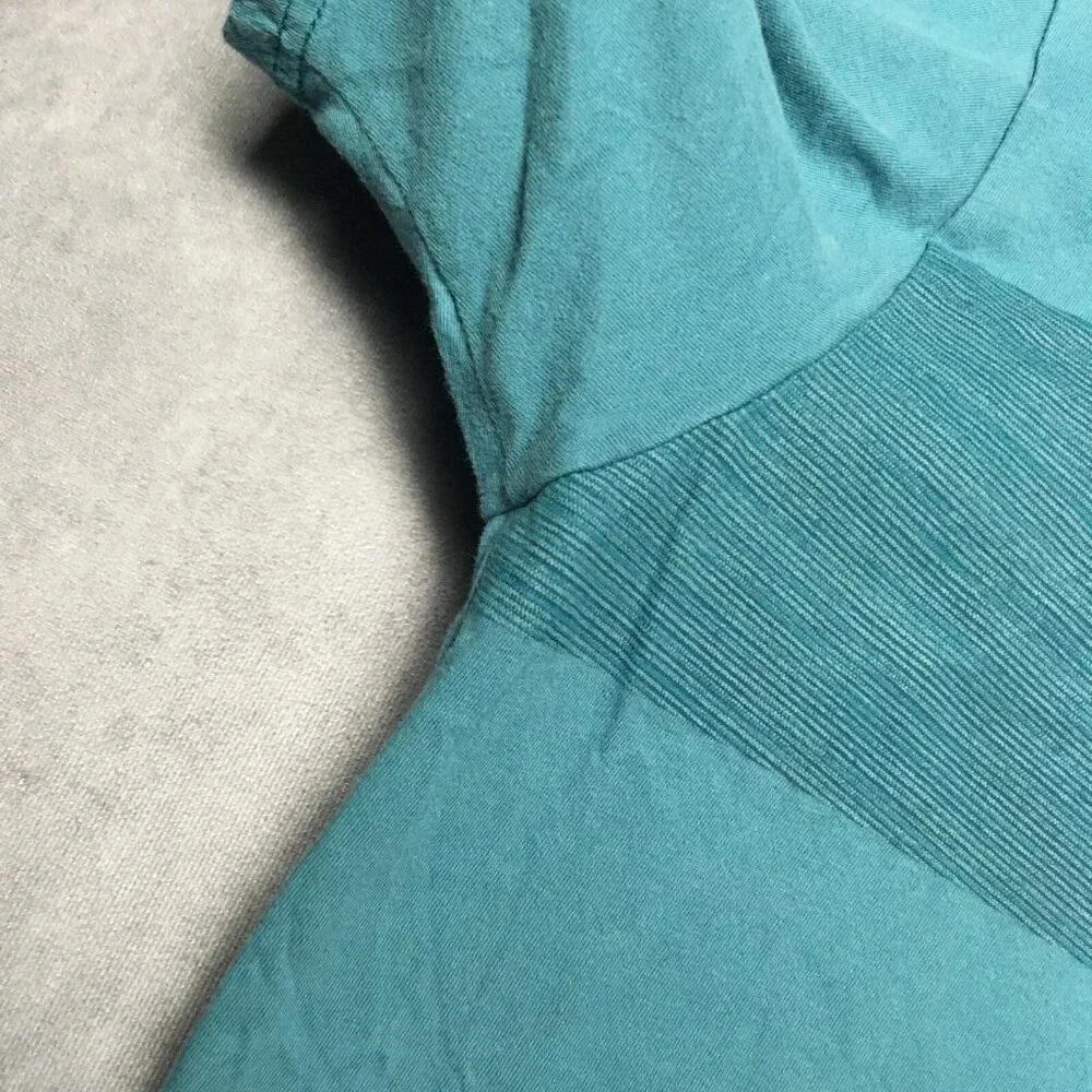 The North Face Mens Graphic T Shirt Adult size Large Teal‎ Blue Short Sleeve Tee
